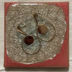 Chic Gold Circle Earrings